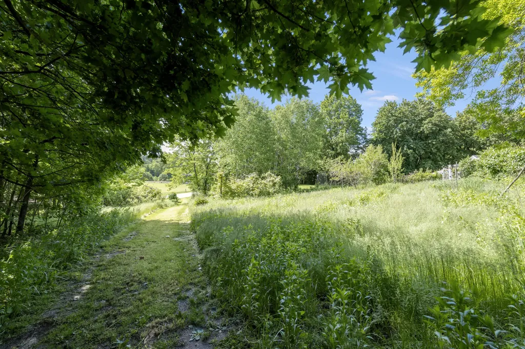 209 Oak Hill Road Auburn ME 04210