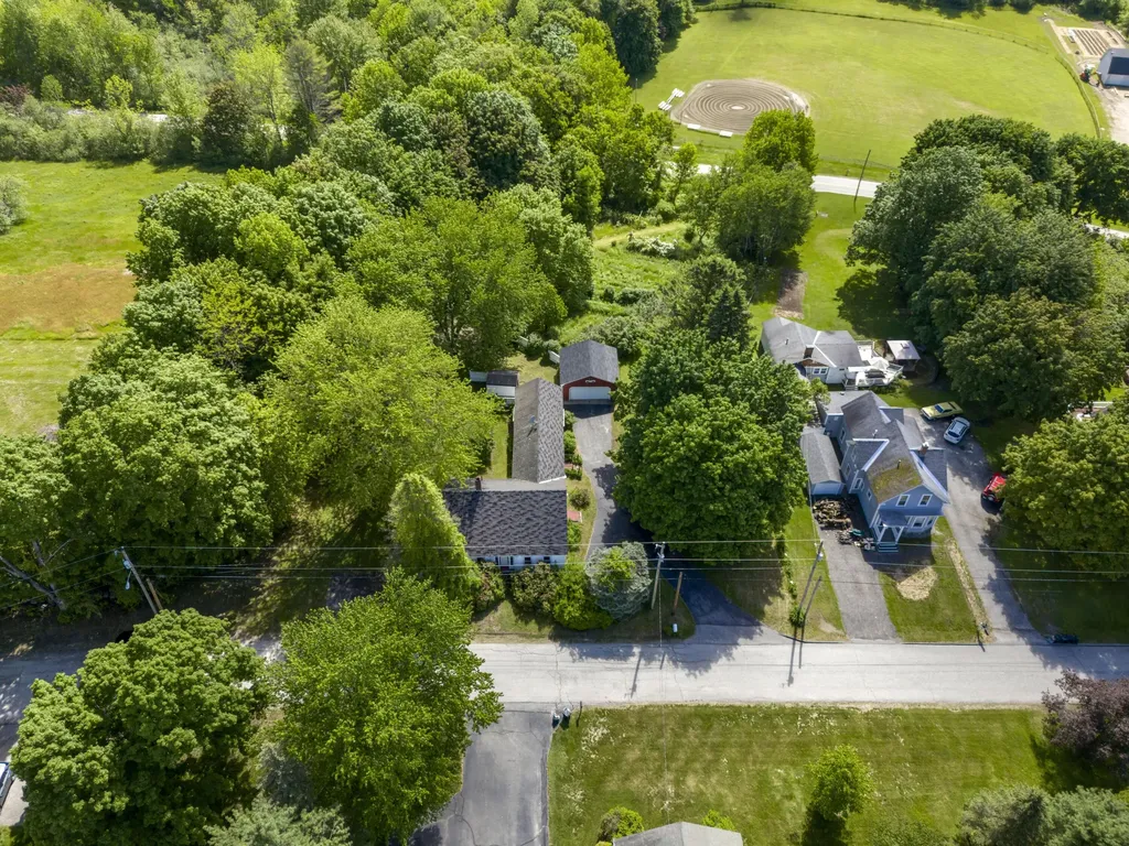 209 Oak Hill Road Auburn ME 04210