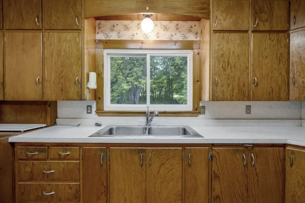 209 Oak Hill Road Auburn ME 04210