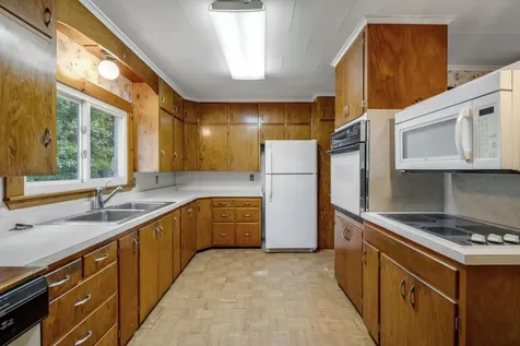 209 Oak Hill Road Auburn ME 04210