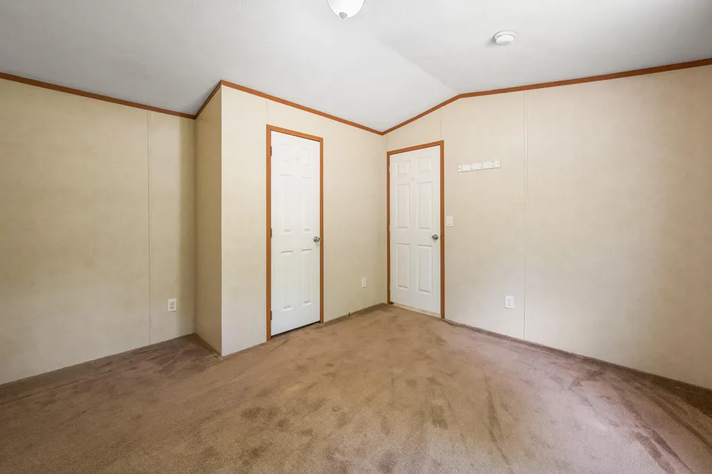 399 Tay Road Kenduskeag ME 04450
