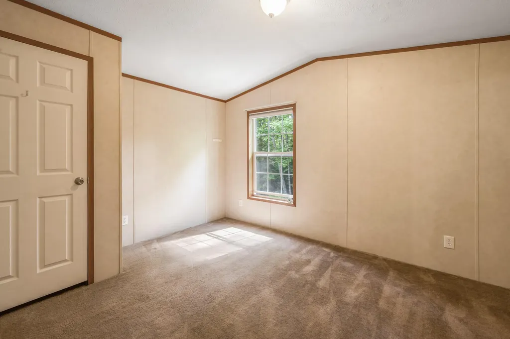 399 Tay Road Kenduskeag ME 04450