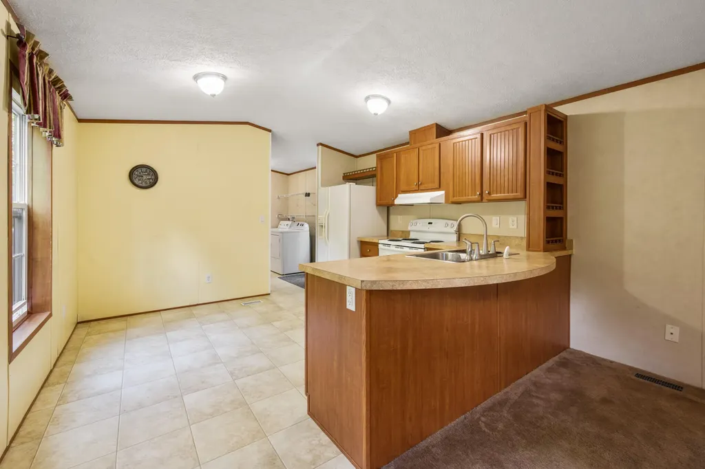 399 Tay Road Kenduskeag ME 04450