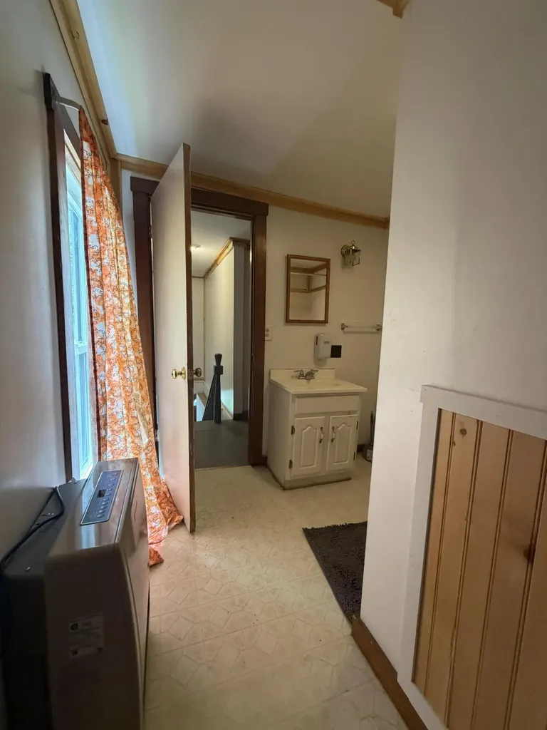 20 Pleasant Street Monson ME 04464
