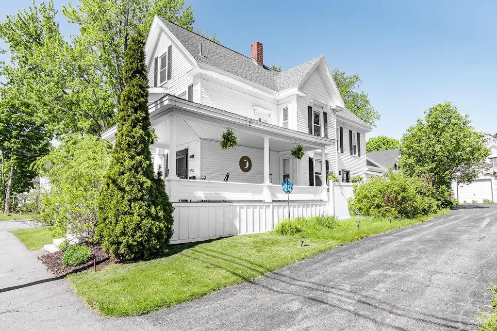 153 W Broadway Bangor ME 04401