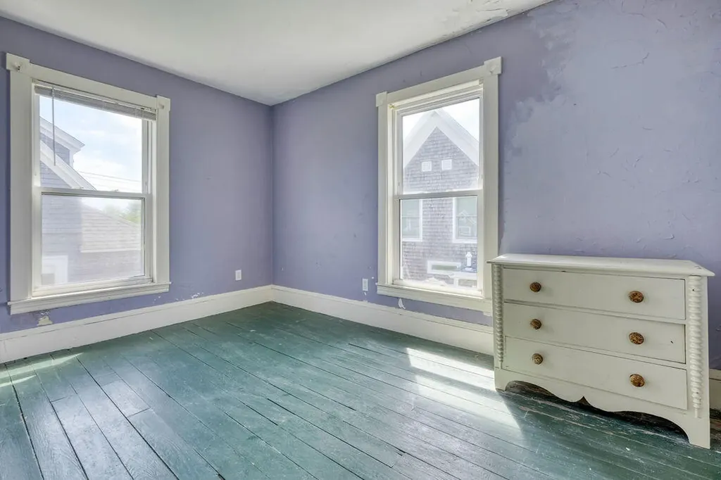 8 Pleasant Street Stonington ME 04681