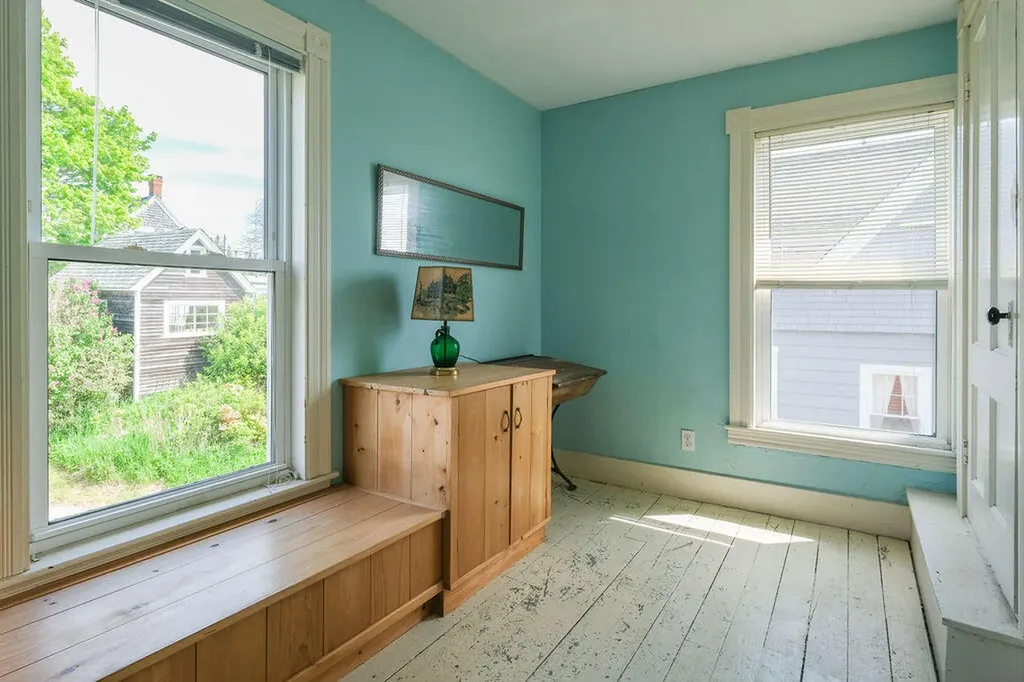 8 Pleasant Street Stonington ME 04681