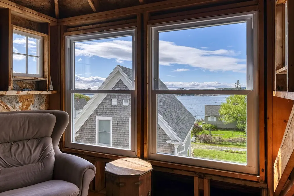 8 Pleasant Street Stonington ME 04681