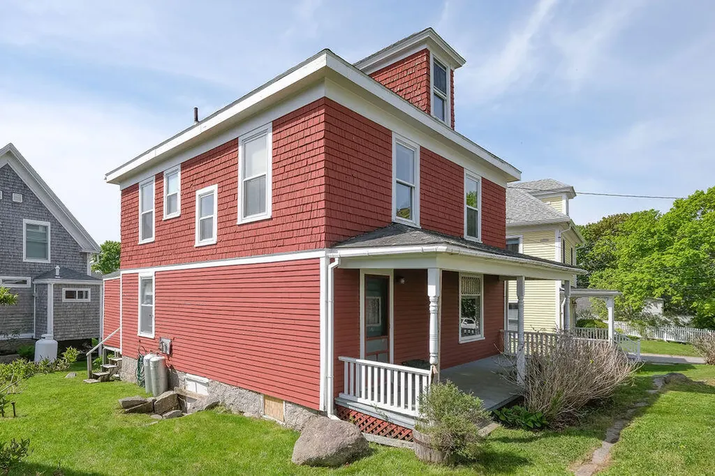 8 Pleasant Street Stonington ME 04681