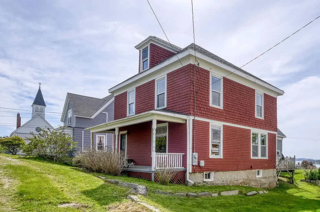 8 Pleasant Street Stonington ME 04681