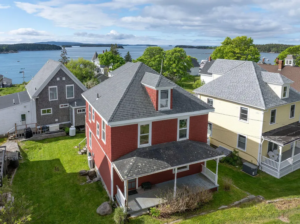 8 Pleasant Street Stonington ME 04681