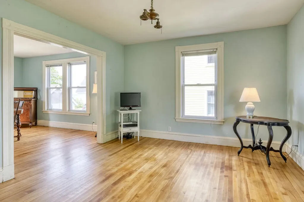 8 Pleasant Street Stonington ME 04681