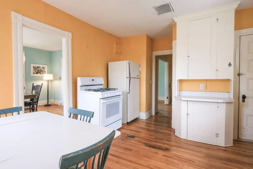 8 Pleasant Street Stonington ME 04681