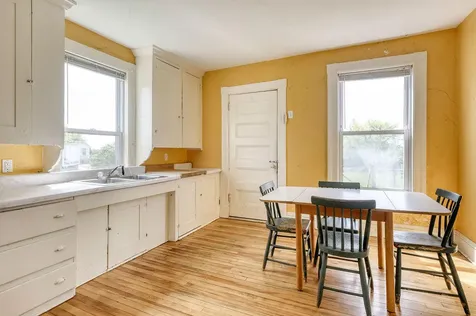 8 Pleasant Street Stonington ME 04681