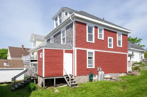 8 Pleasant Street Stonington ME 04681