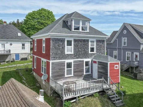 8 Pleasant Street Stonington ME 04681