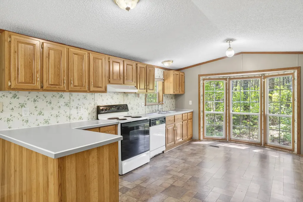439 Castner Road Waldoboro ME 04572