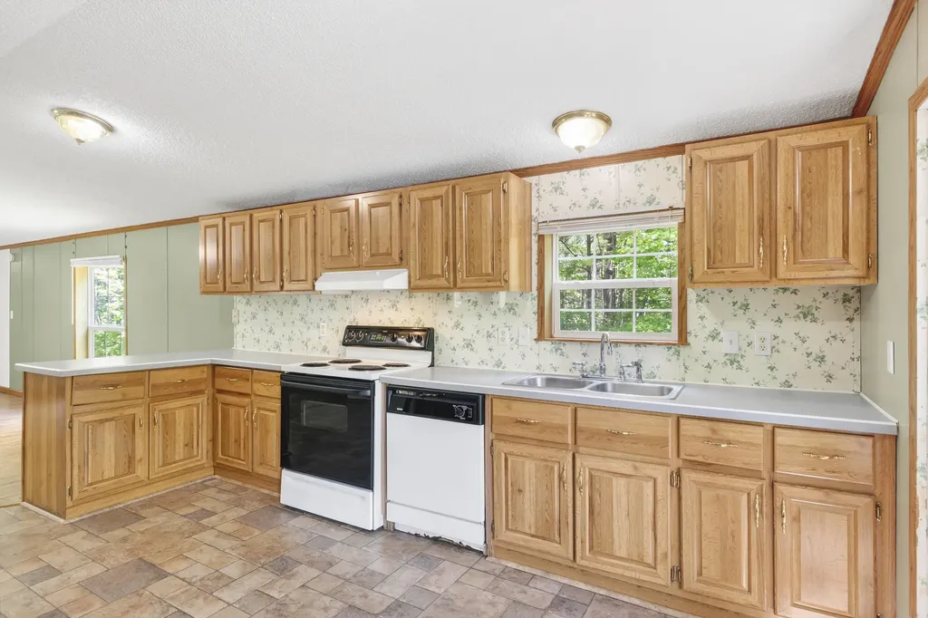 439 Castner Road Waldoboro ME 04572