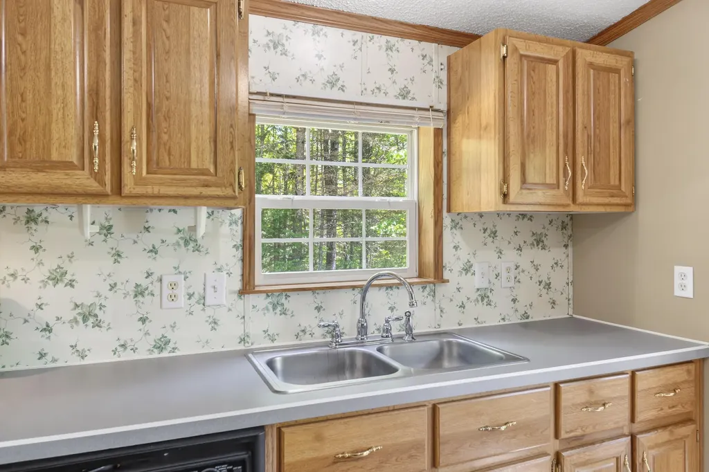 439 Castner Road Waldoboro ME 04572