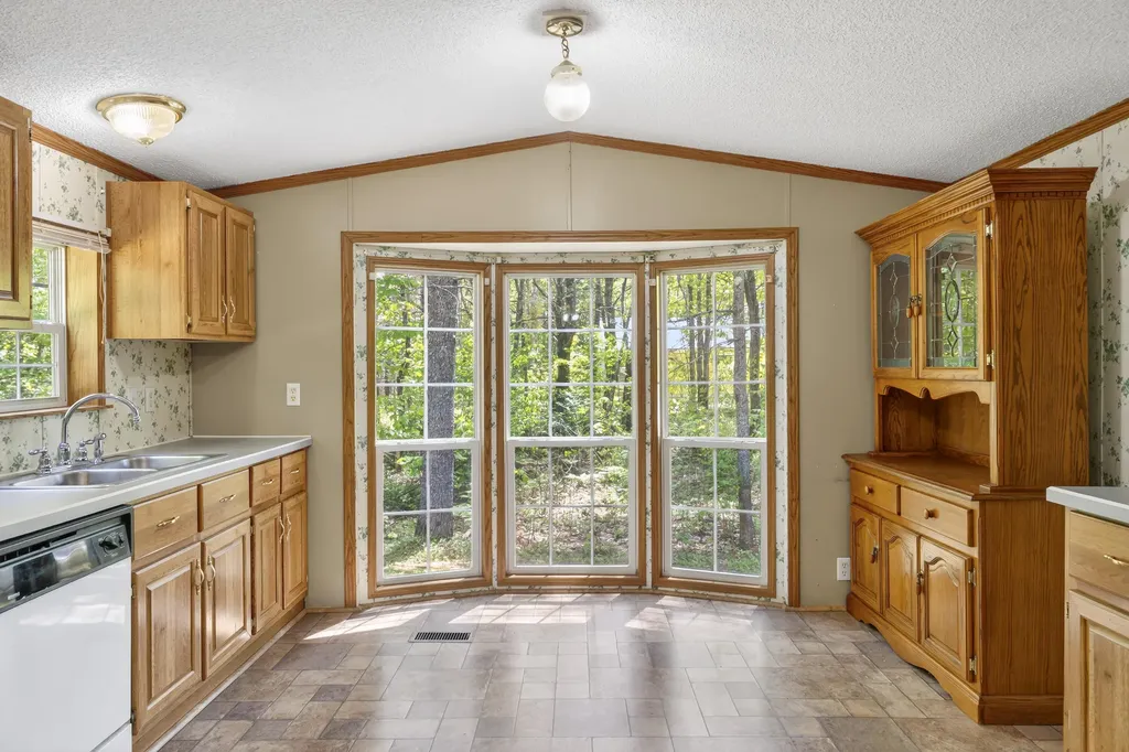 439 Castner Road Waldoboro ME 04572