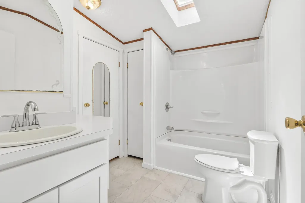 439 Castner Road Waldoboro ME 04572