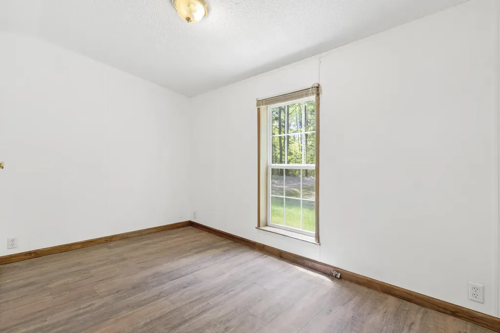 439 Castner Road Waldoboro ME 04572