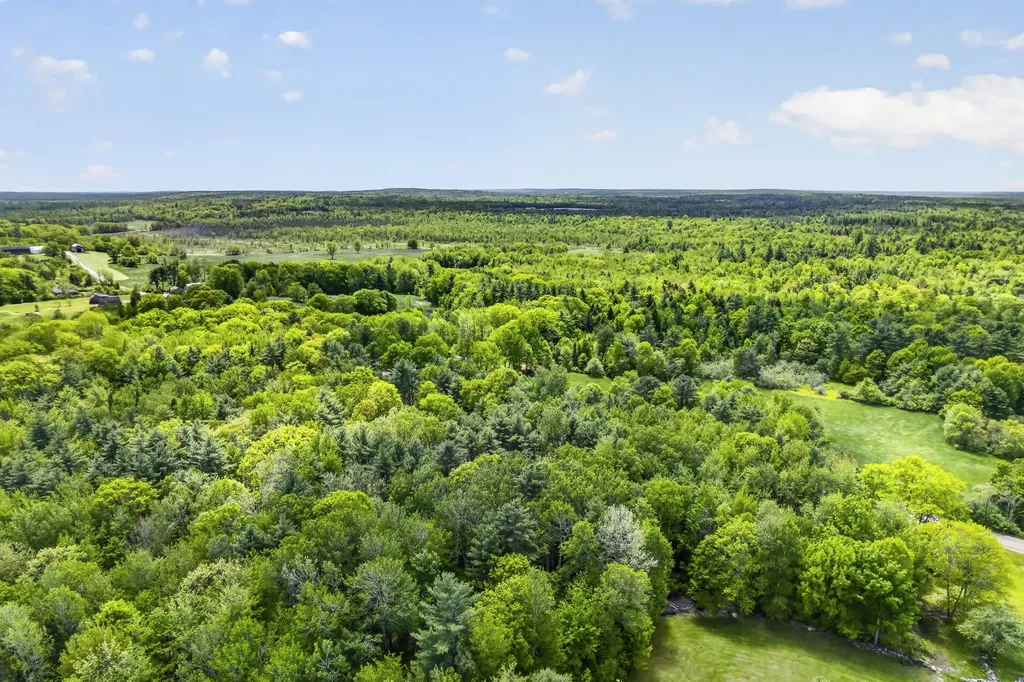 439 Castner Road Waldoboro ME 04572