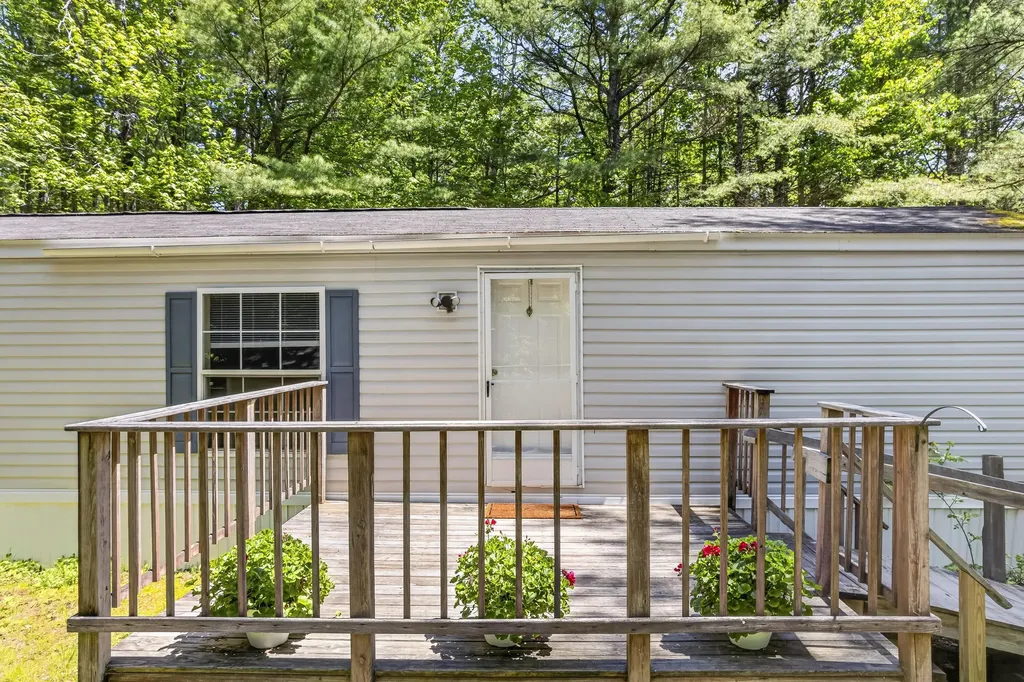 439 Castner Road Waldoboro ME 04572