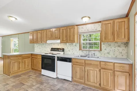 439 Castner Road Waldoboro ME 04572