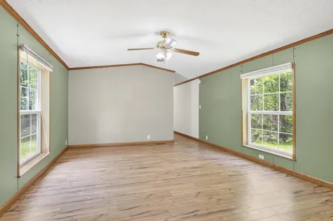439 Castner Road Waldoboro ME 04572
