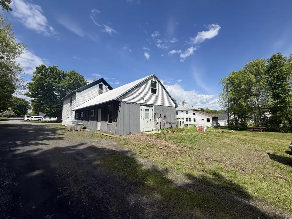 20 Pleasant Street Monson ME 04464