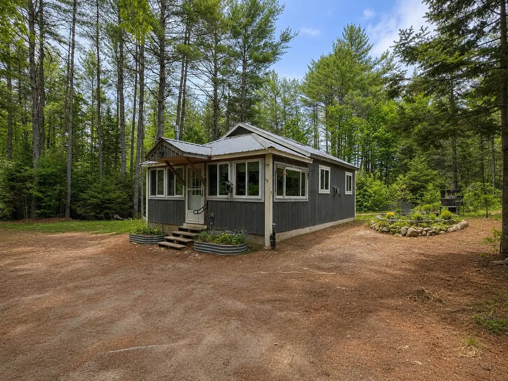 41 Old County Road Medford ME 04453