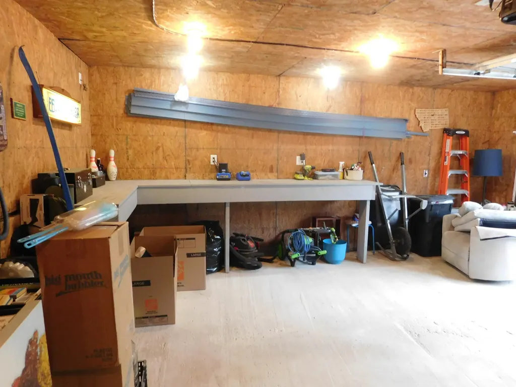 2792 Hudson Road Hudson ME 04449