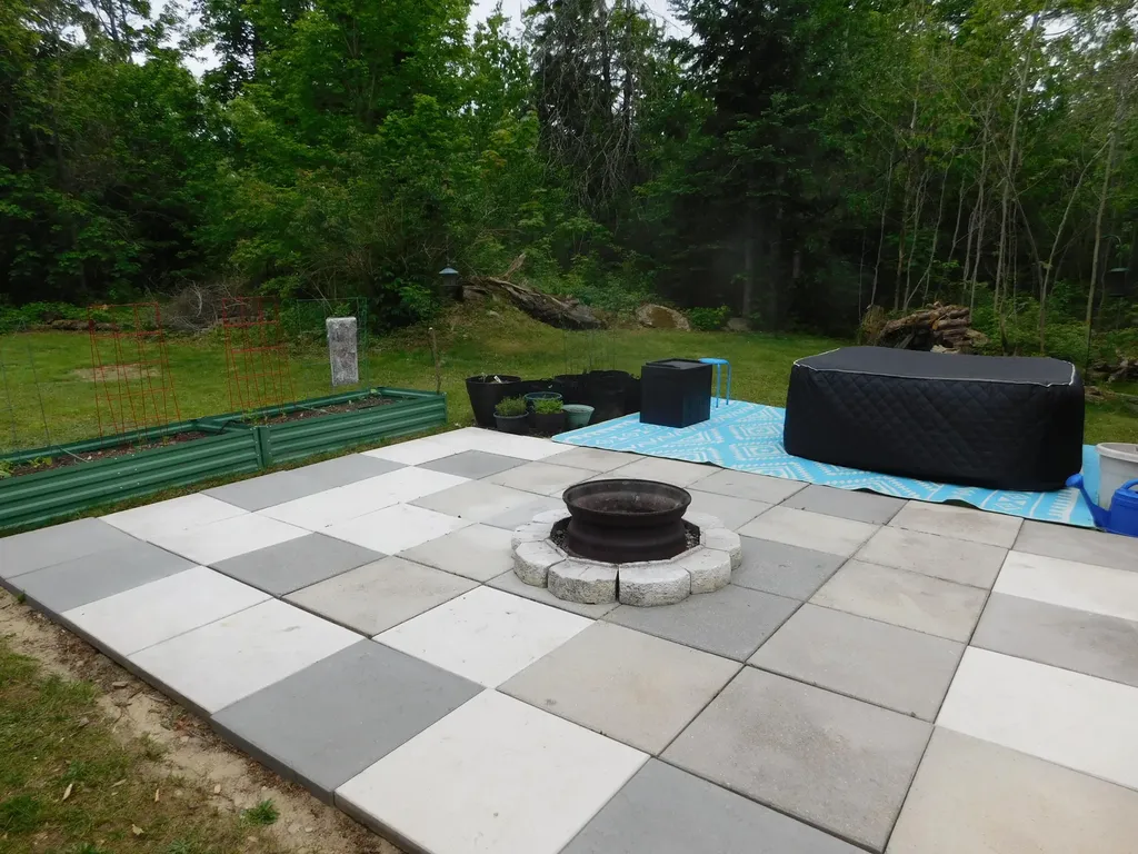 2792 Hudson Road Hudson ME 04449