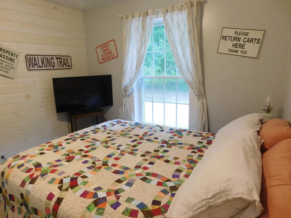 2792 Hudson Road Hudson ME 04449