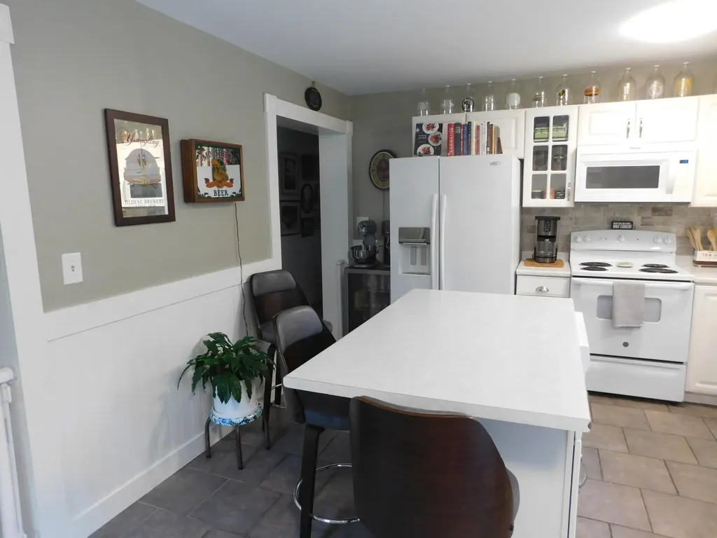 2792 Hudson Road Hudson ME 04449