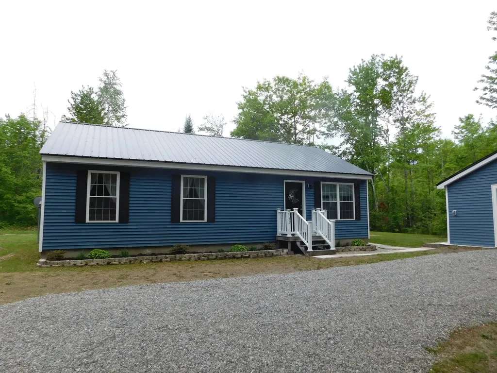 2792 Hudson Road Hudson ME 04449