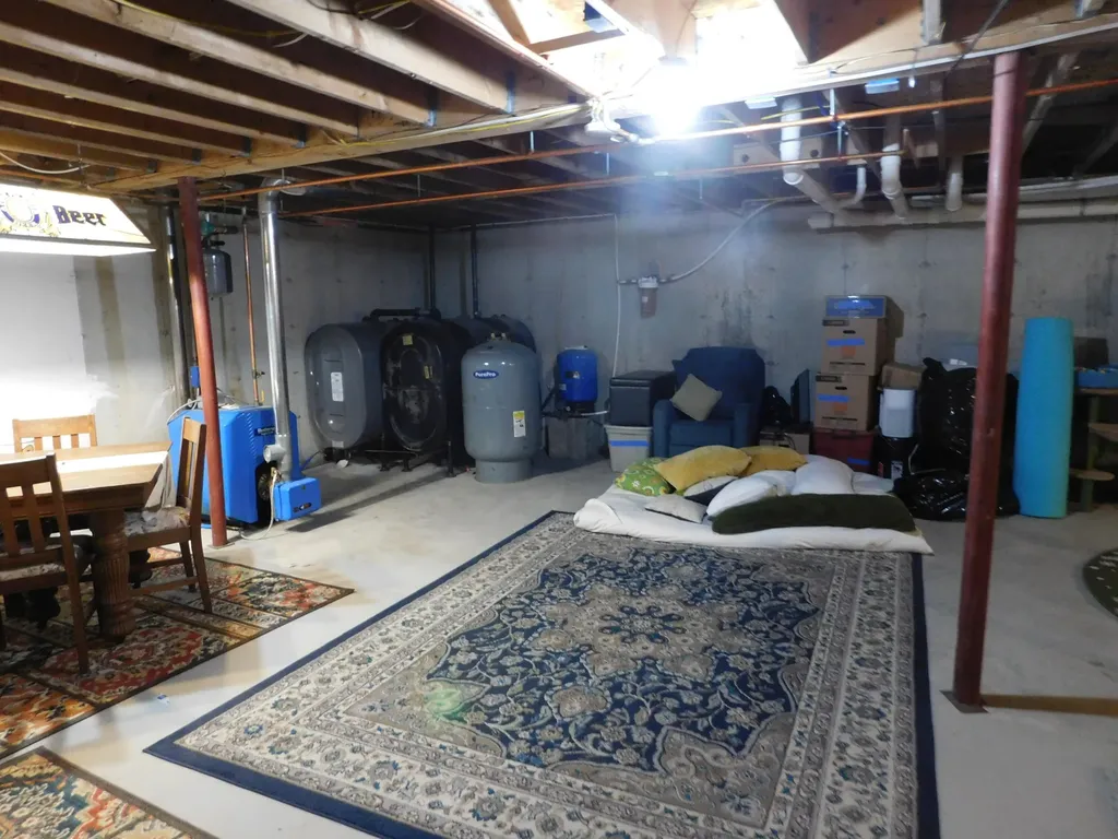 2792 Hudson Road Hudson ME 04449