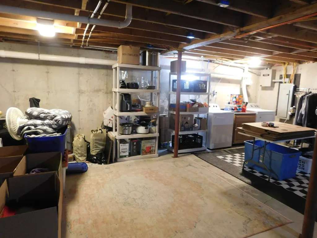 2792 Hudson Road Hudson ME 04449