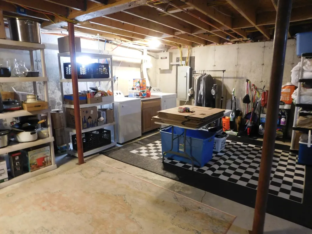 2792 Hudson Road Hudson ME 04449
