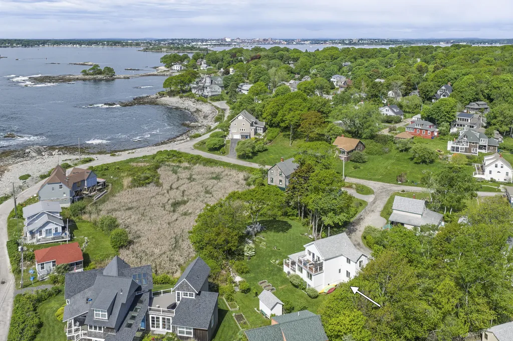 17 3rd Street Portland ME 04108