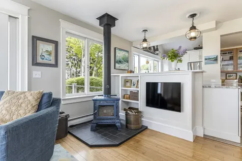 17 3rd Street Portland ME 04108