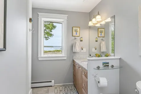 17 3rd Street Portland ME 04108