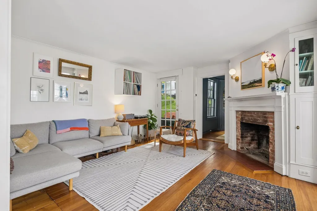 9 Bradbury Street Wiscasset ME 04578