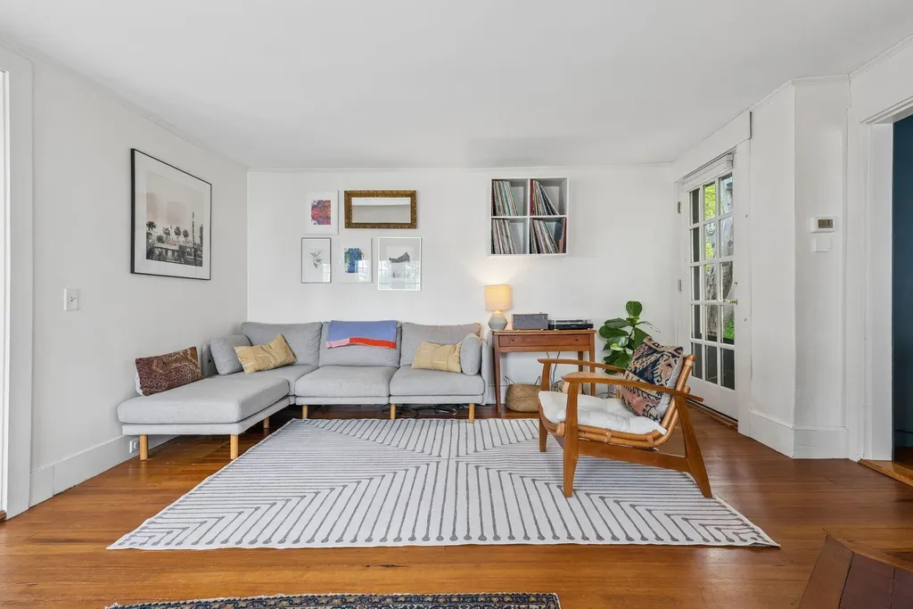 9 Bradbury Street Wiscasset ME 04578
