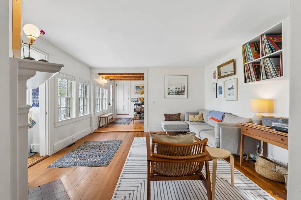 9 Bradbury Street Wiscasset ME 04578