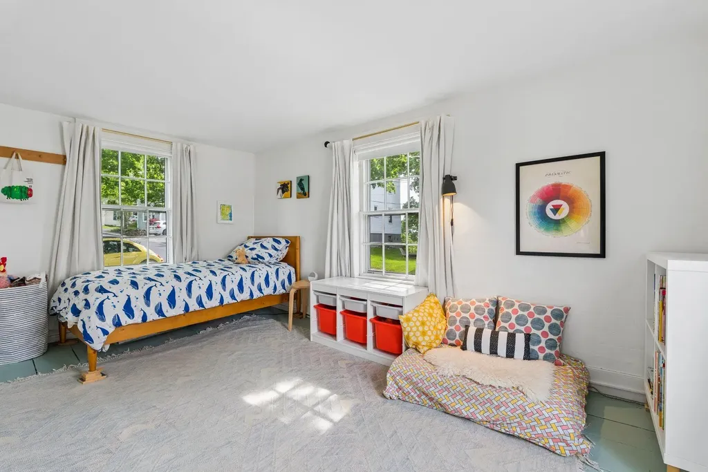 9 Bradbury Street Wiscasset ME 04578