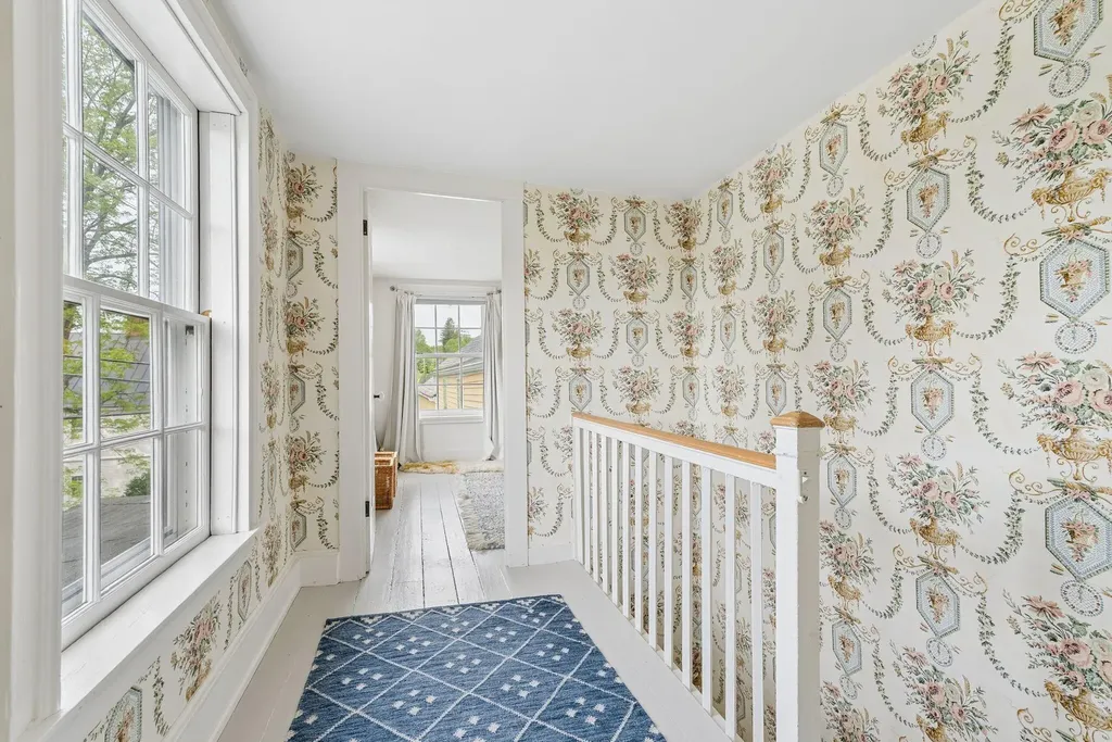 9 Bradbury Street Wiscasset ME 04578
