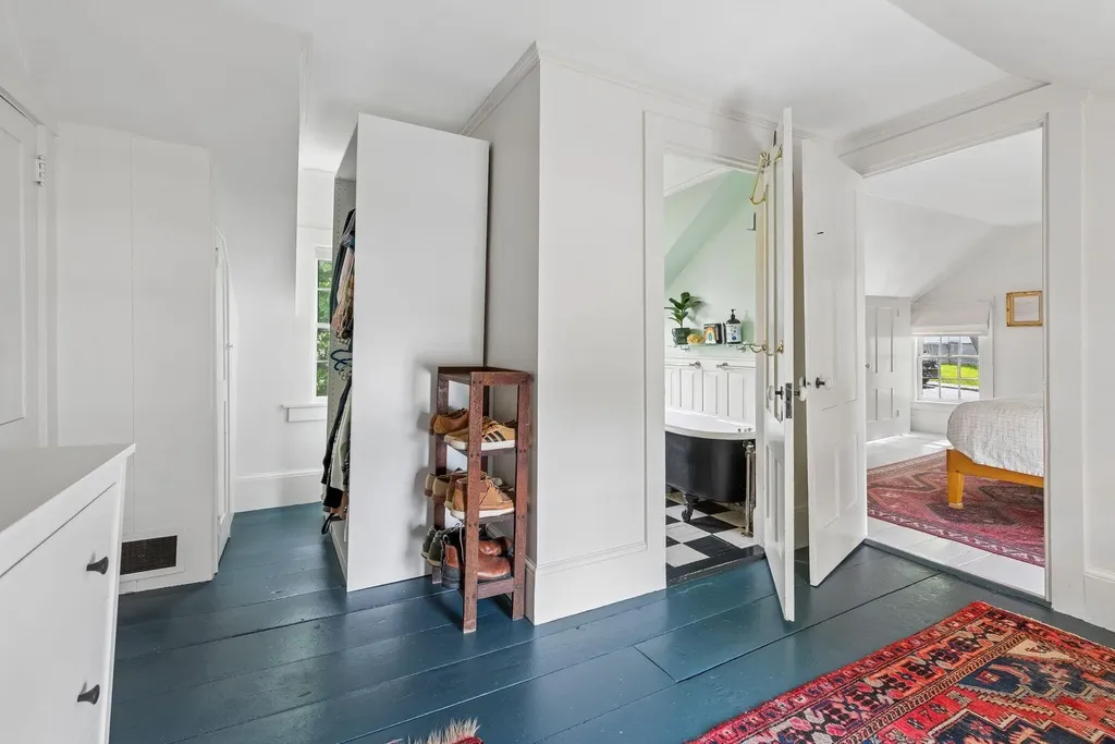 9 Bradbury Street Wiscasset ME 04578