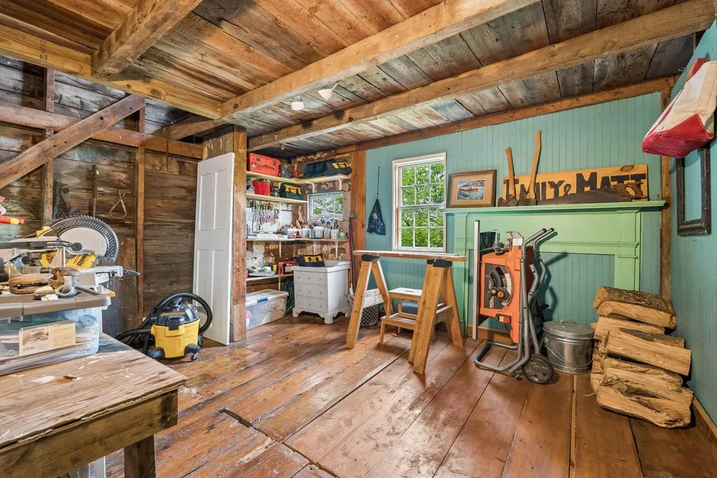 9 Bradbury Street Wiscasset ME 04578